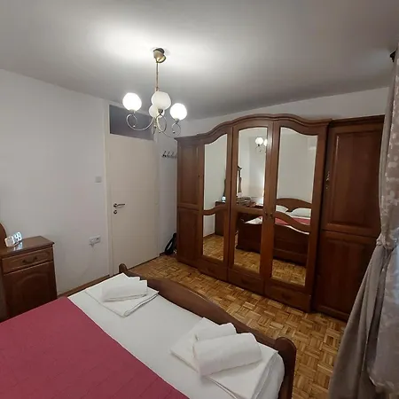 Apartman Adi *