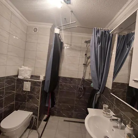 Apartman Adi アパート *